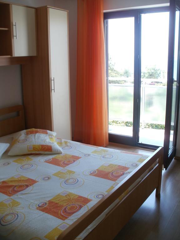 Beach Apartments Toni Podstrana Rum bild